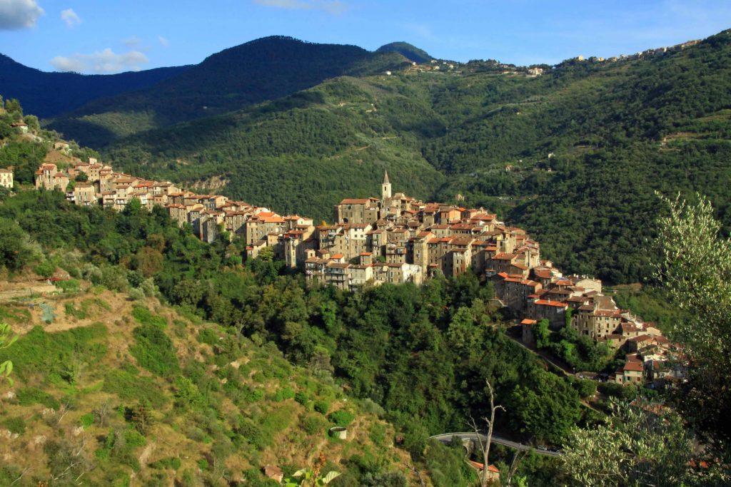 Apricale (foto Agenzia Regionale per la Promozione Turistica In Liguria)